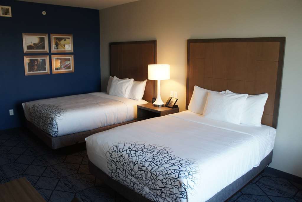 La Quinta Inn & Suites By Wyndham Kansas City Beacon Hill Zimmer foto